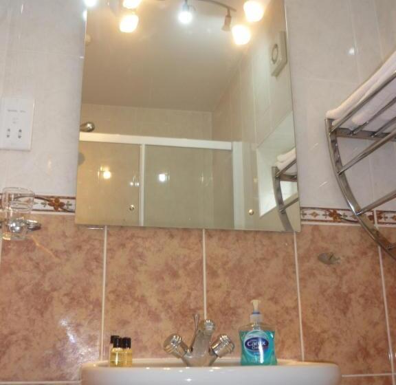 بنسيون De La Warr Guest House