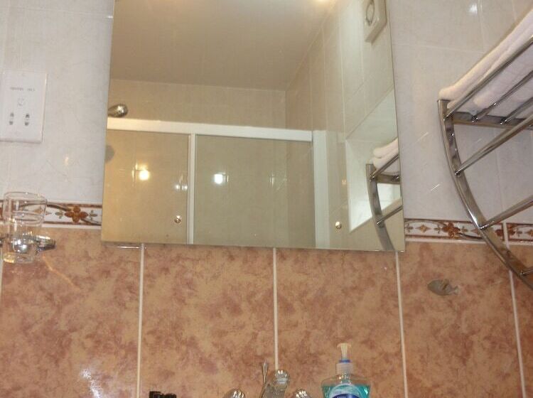 بنسيون De La Warr Guest House