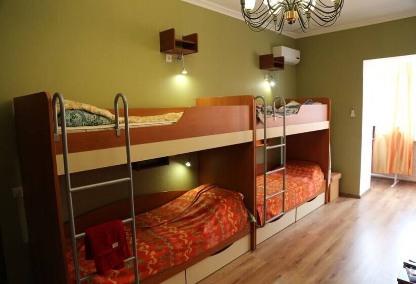 Hostel Gastroler