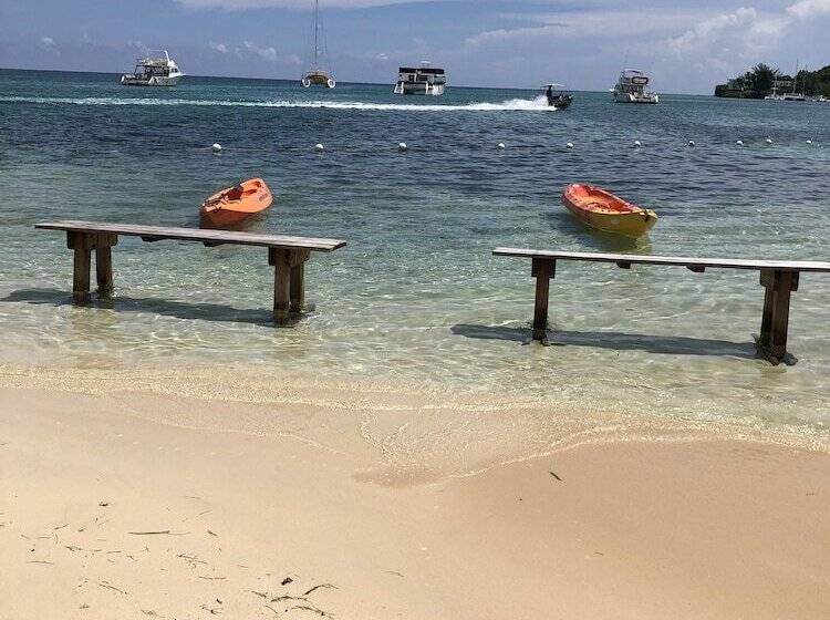هتل Ocean Palms