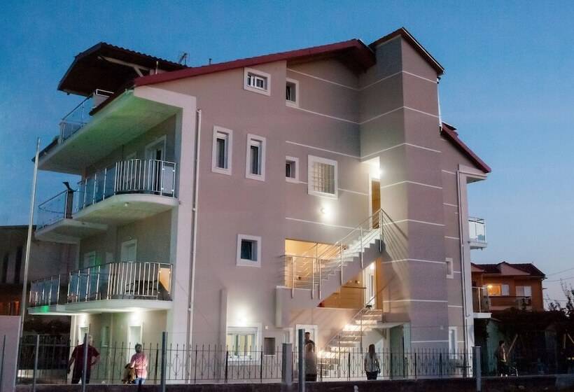 پانسیون Vanessa's Rooms & Apartments