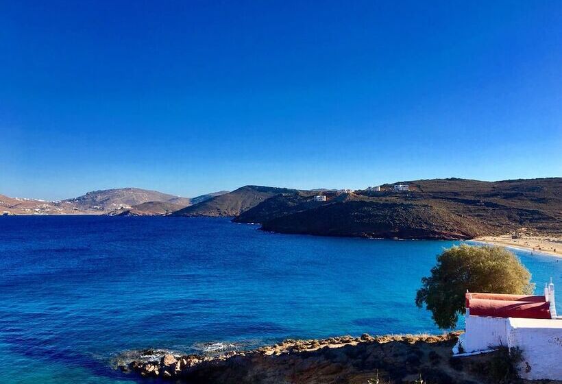 Zeus Seafront Villa