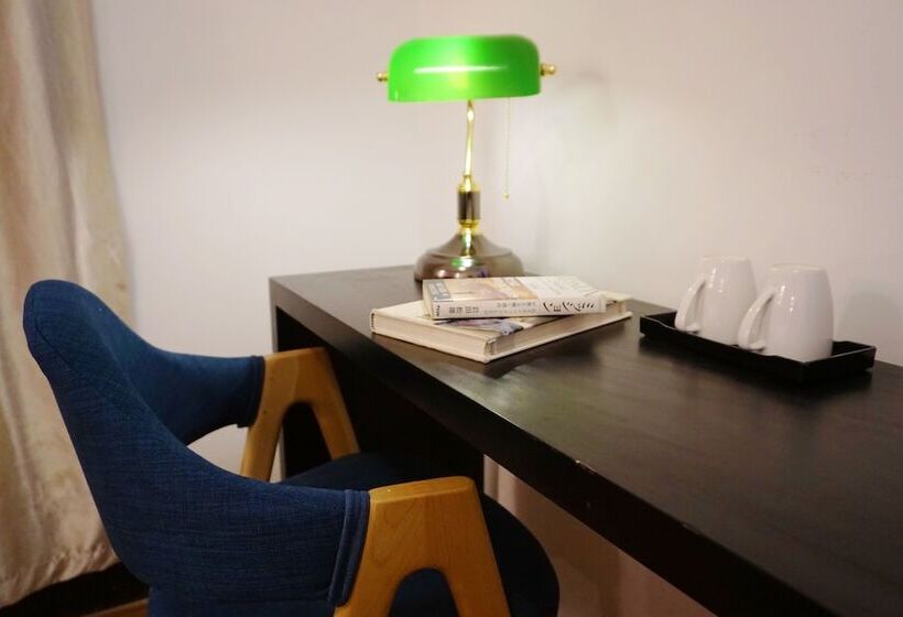 Dali Five Elements Hostel