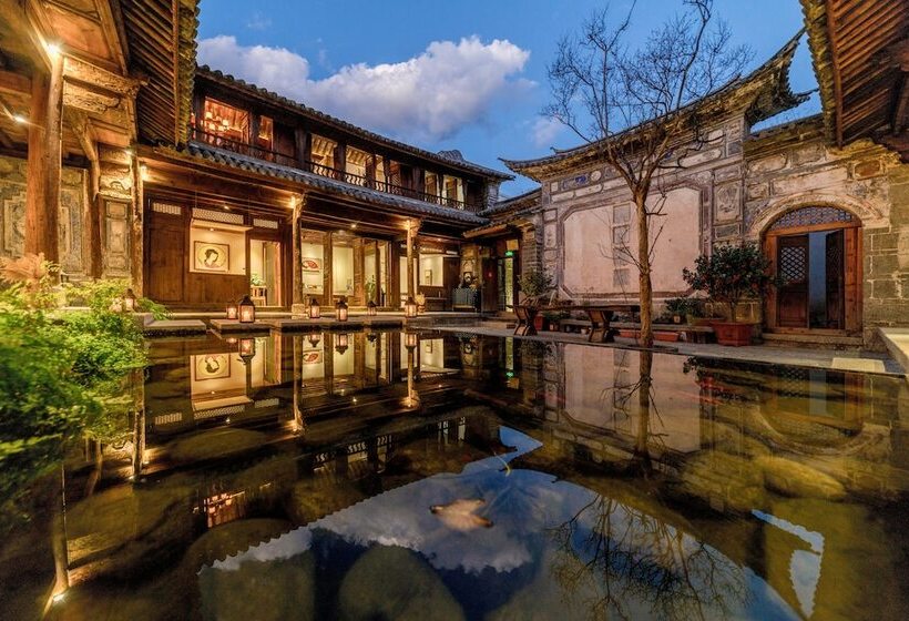 Dali Old Courtyard Boutique Inn