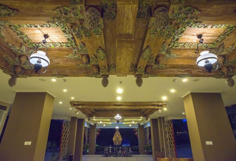 هتل Java Village Resort