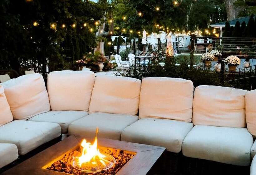 هتل Maxwell Mansion