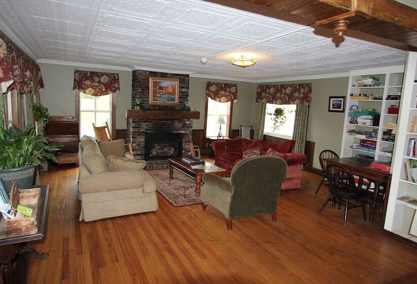 Smugglers Notch Inn