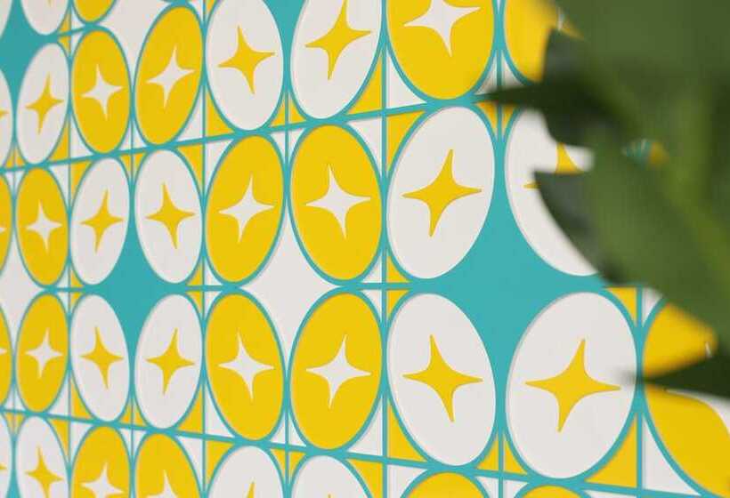 تختخواب و صبحانه Meant To Be