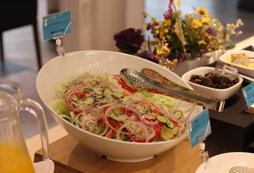 تختخواب و صبحانه Meant To Be