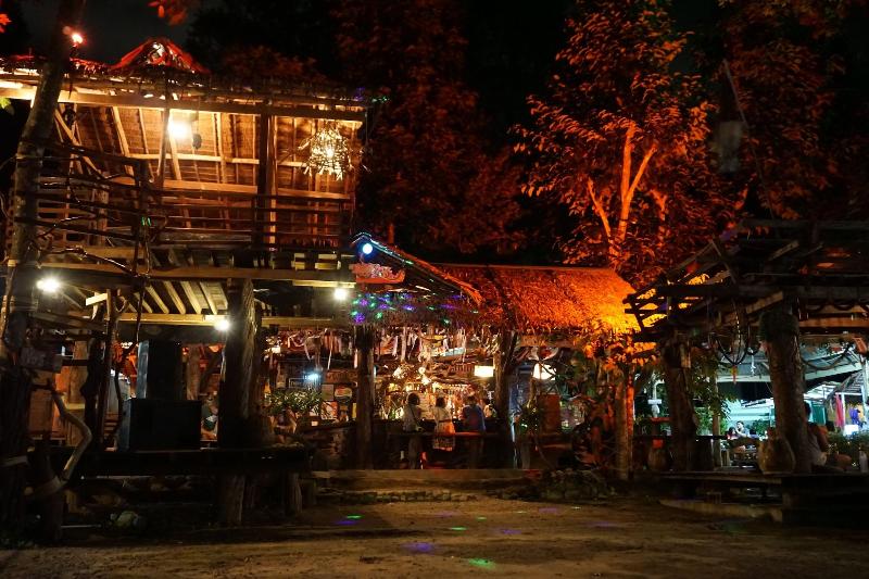 هتل Chill Out Bar And Bungalows