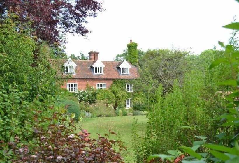 펜션 Carrick's At Castle Farm