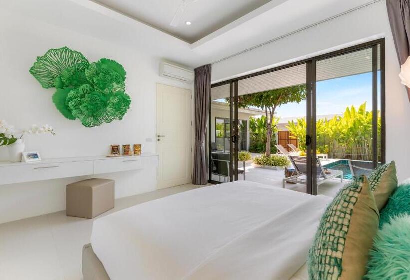 Villa White Orchid