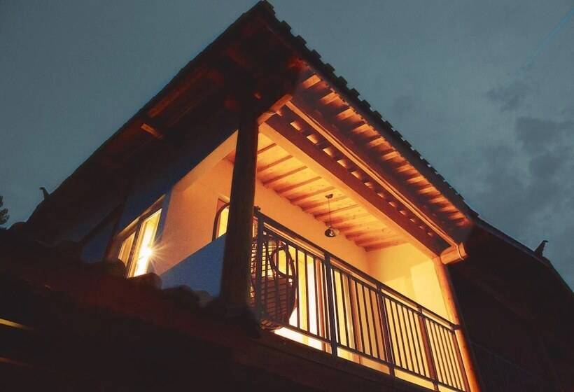 مسافرخانه The Yan House Tengchong