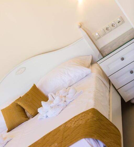 בית מלון כפרי Polyxenia Suites