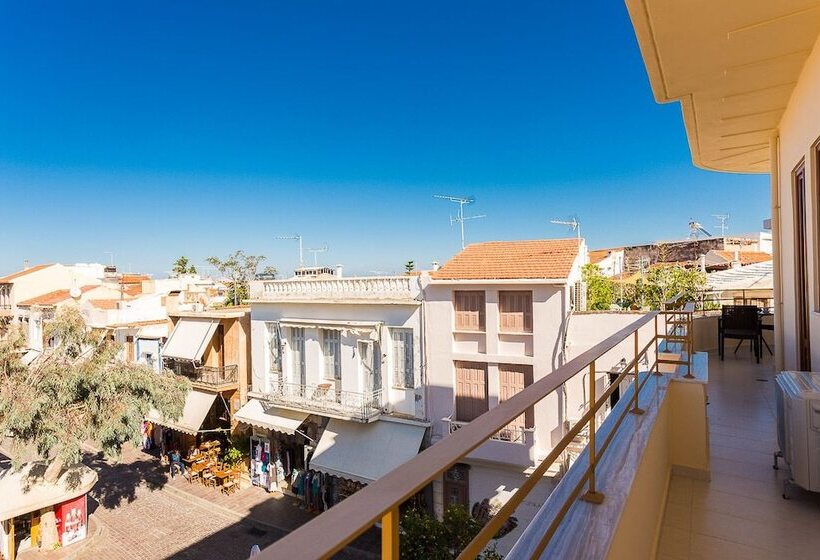 בית מלון כפרי Polyxenia Suites