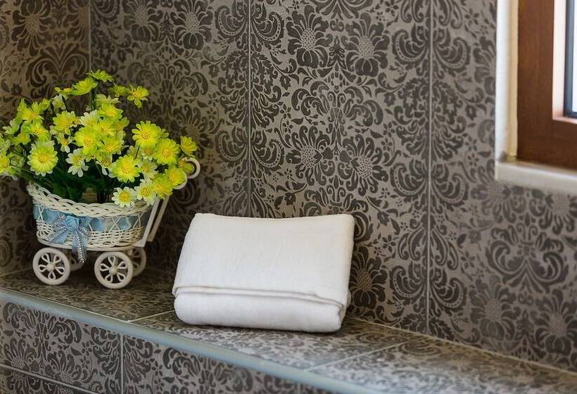 בית מלון כפרי Polyxenia Suites