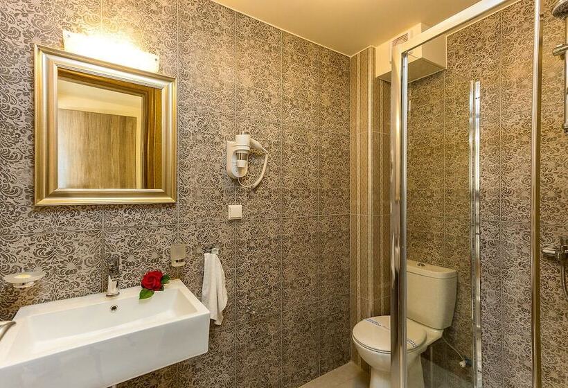 בית מלון כפרי Polyxenia Suites