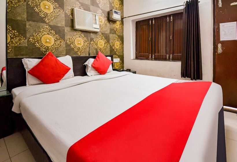 Oyo 15933 Hotel V Square