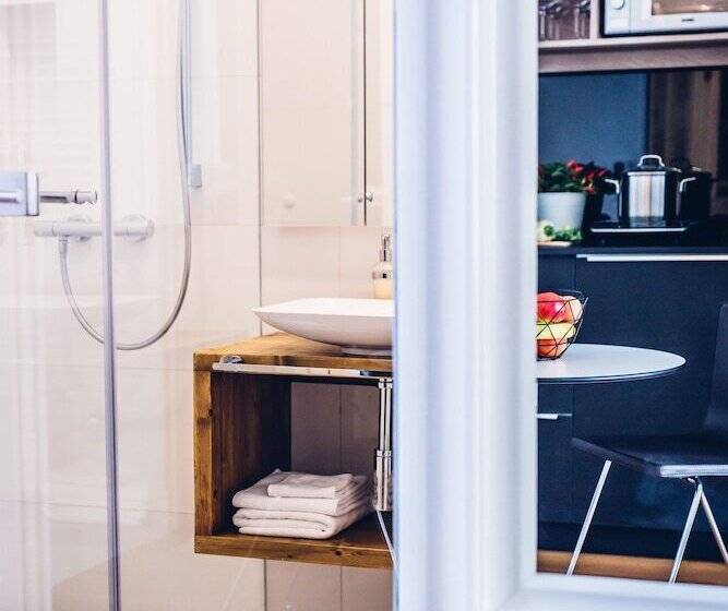 膳宿费 Adele Apartments