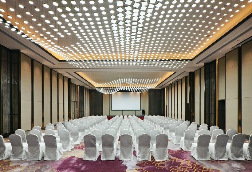 ホテル Crowne Plaza Wuxi Lake View By Ihg