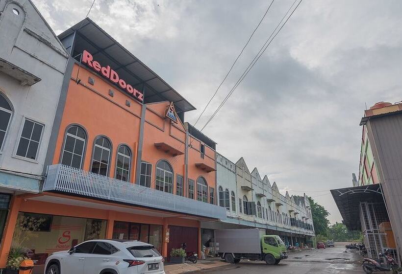 ホテル Reddoorz @ Batu Aji Batam 2