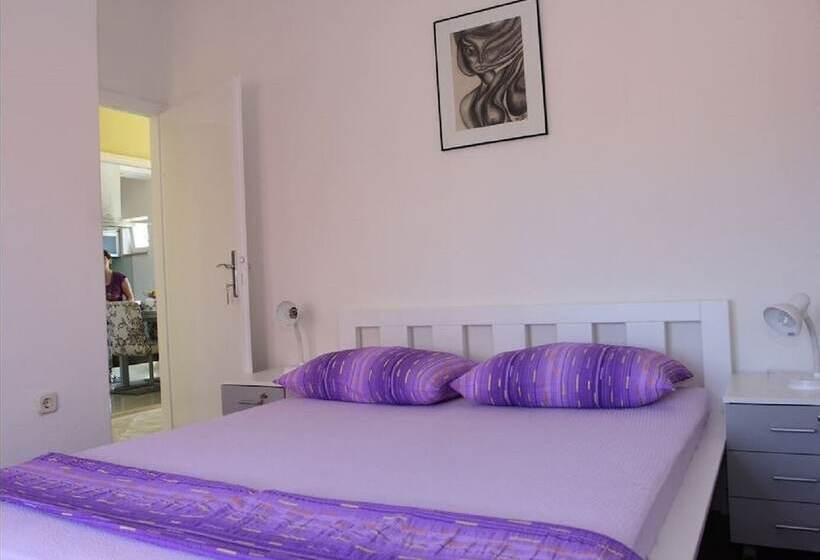 Apartments Adel   70 M From Beach