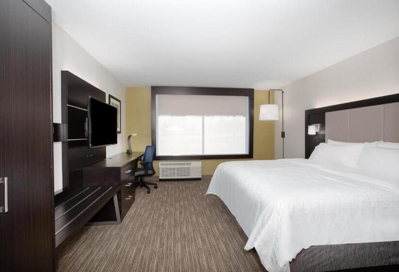 בית מלון כפרי Holiday Inn Express & Suites   Ely, An Ihg