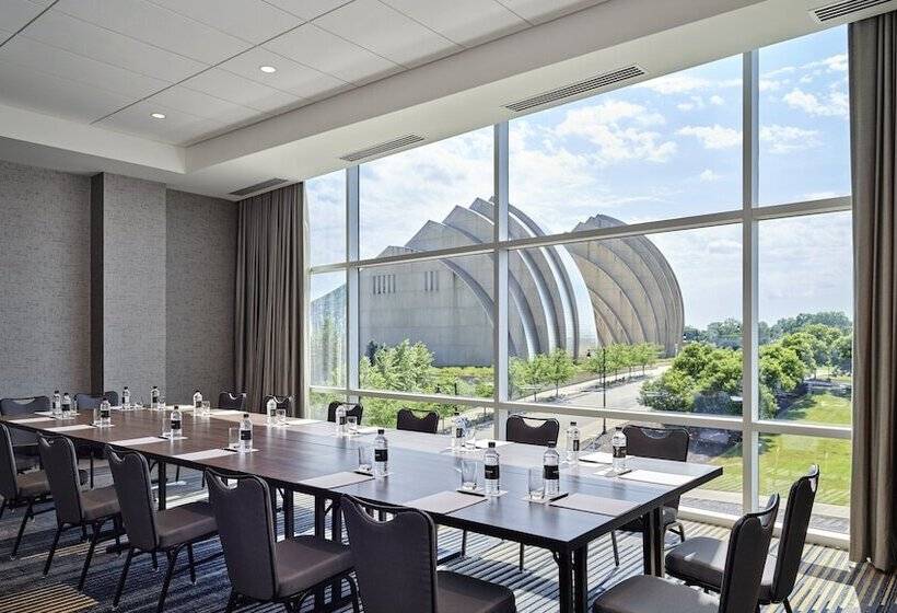 هتل Loews Kansas City