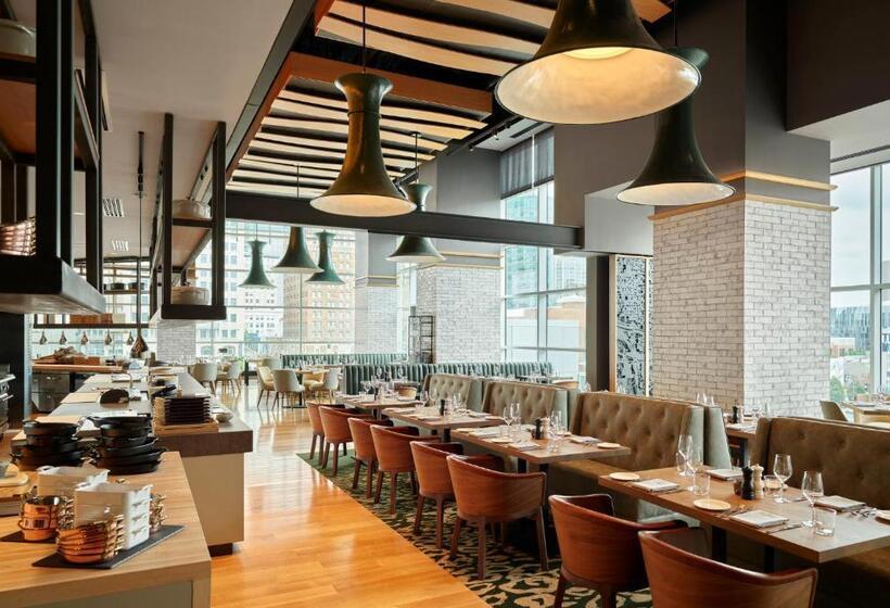 هتل Loews Kansas City