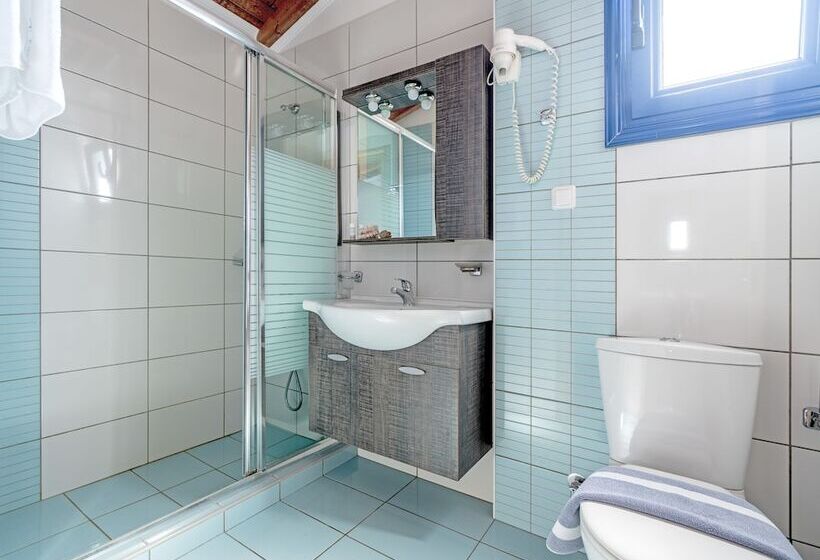 هتل Mesogeios 2000