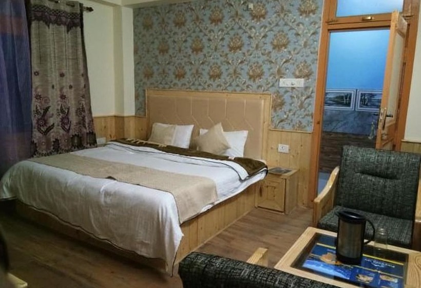 호텔 Pine Wood Inn Tosh