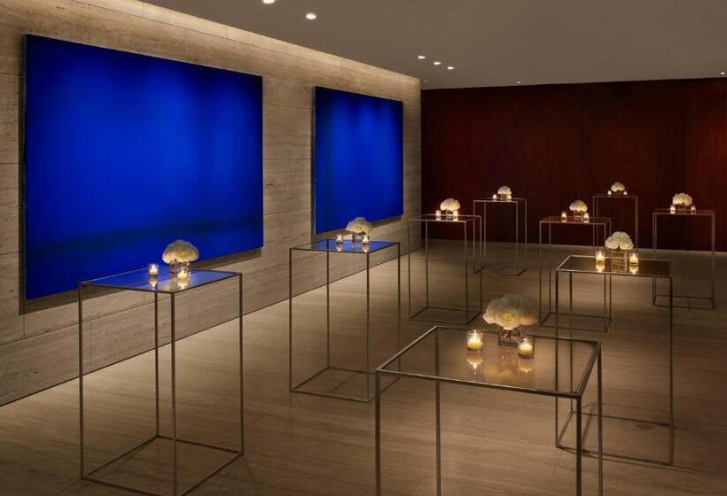 هتل The West Hollywood Edition