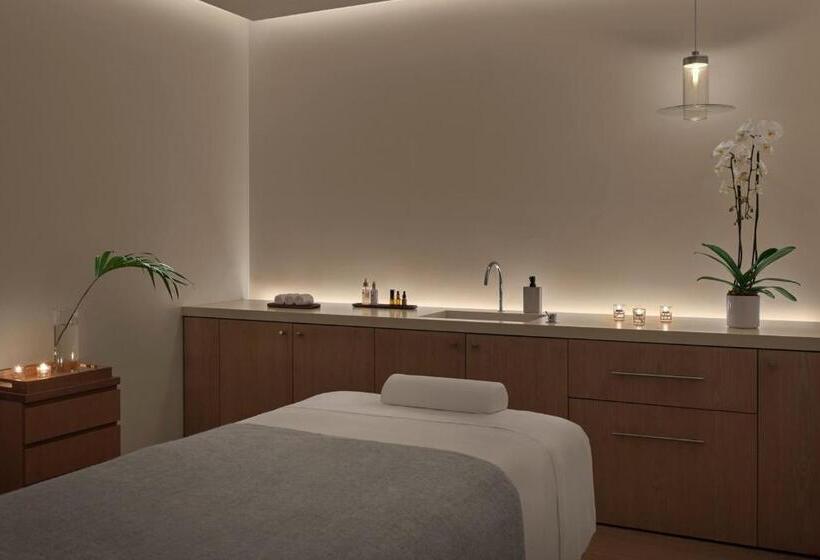 هتل The West Hollywood Edition