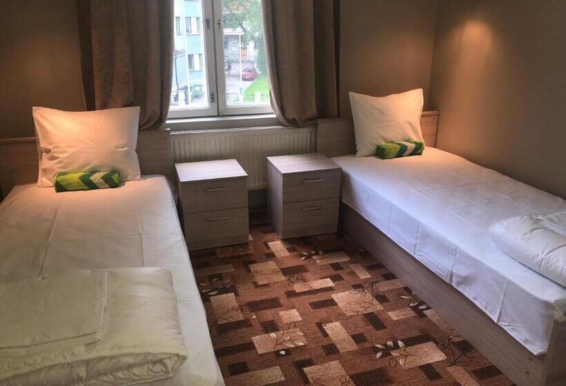 پانسیون Villa Kadriorg Hostel