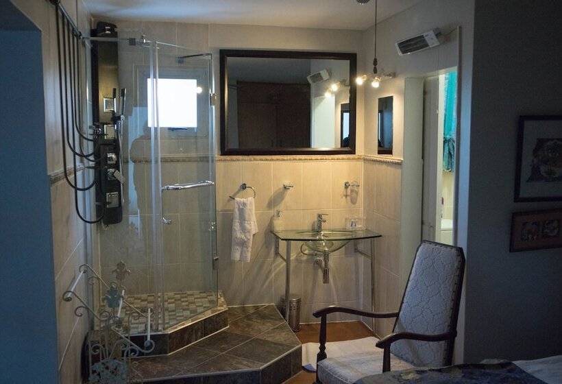 هتل Onthesummit Lodge & Conference Venue