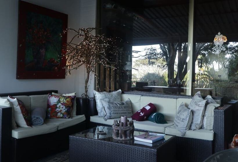 هتل Onthesummit Lodge & Conference Venue