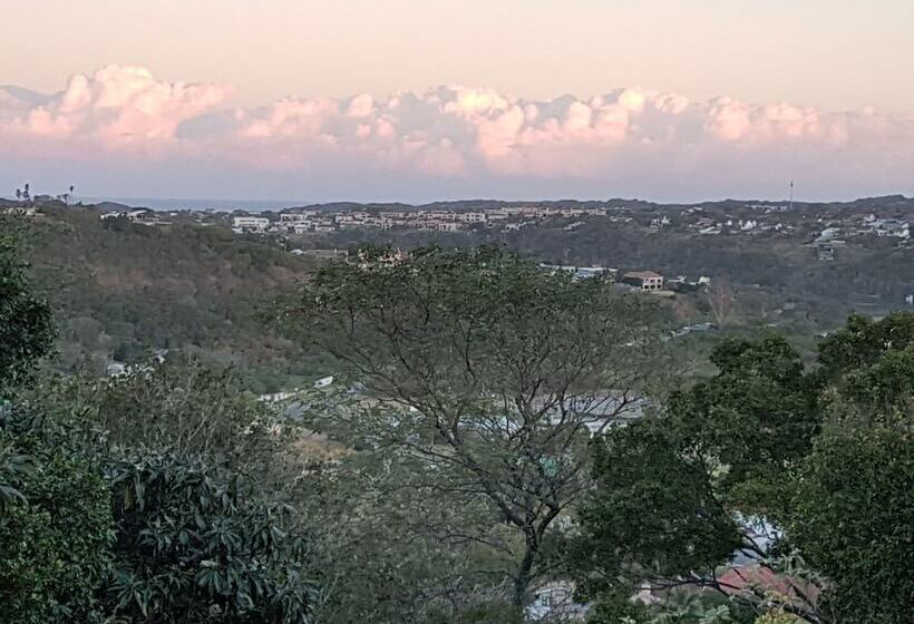 هتل Onthesummit Lodge & Conference Venue