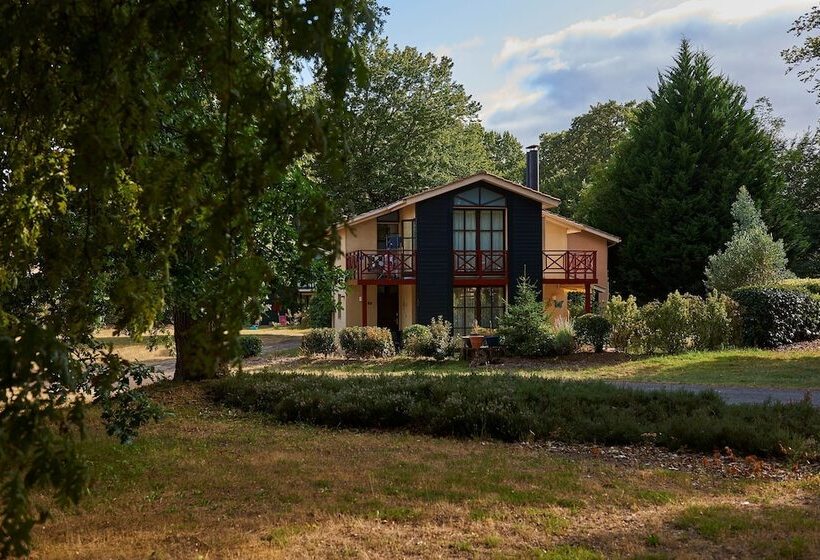 住所  Résidence Château De Salles