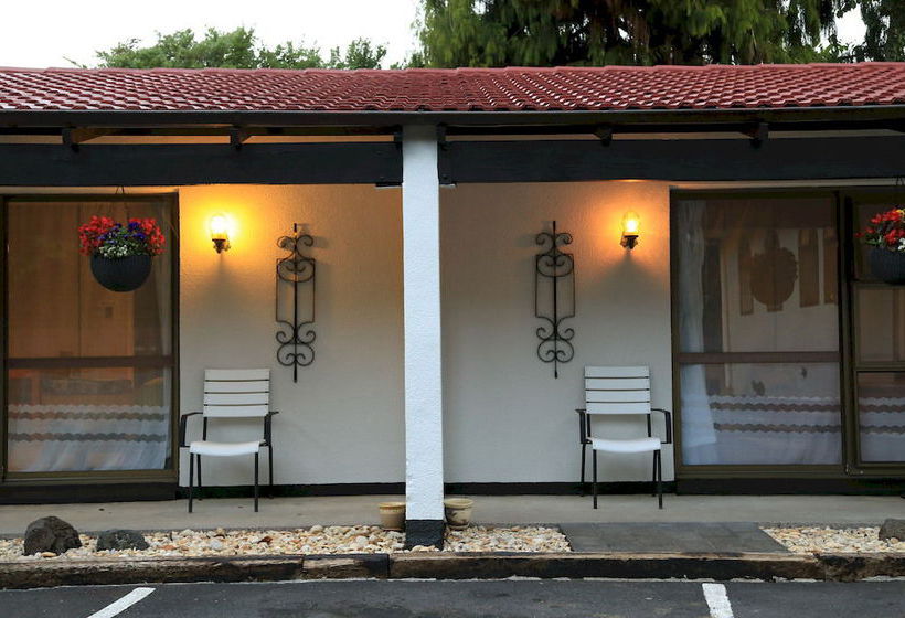 Papakura Motor Lodge & Motel