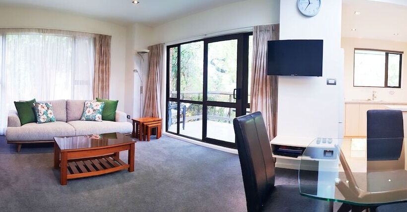 St James Apartments