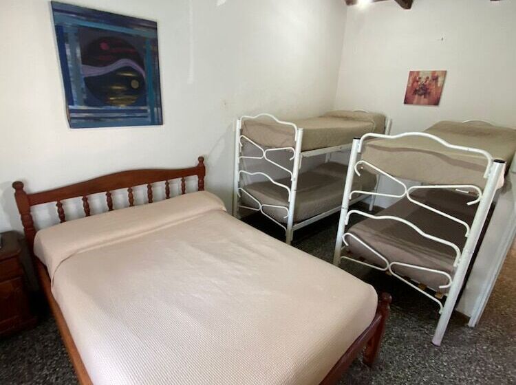 تختخواب و صبحانه Hostal La Pachamama