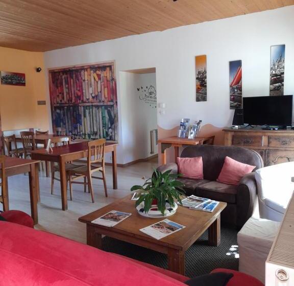 مبيت وإفطار Les Hortensias Gr 34   Chambres D Hôtes