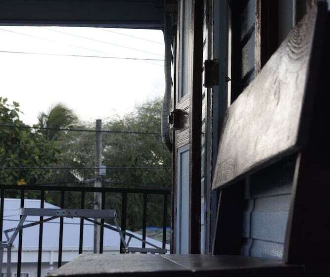 مسافرخانه Posada Nativa Miss Trinie