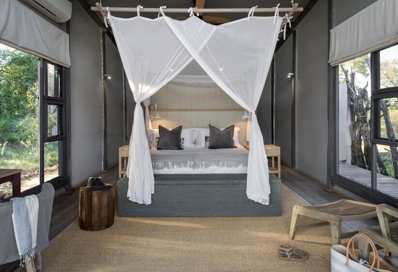 هتل Simbavati River Lodge