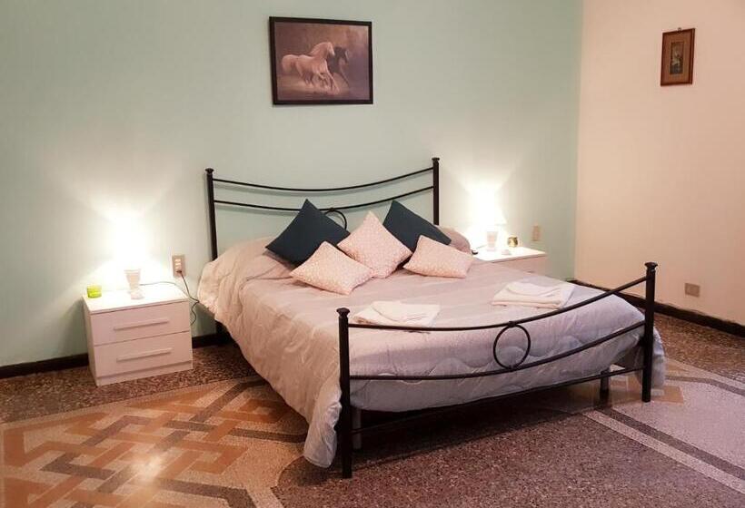 پانسیون Royal Suite