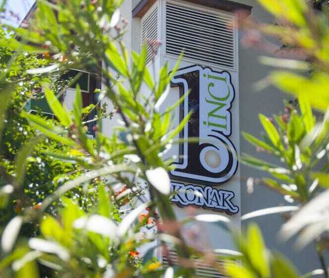 فندق 1inci Konak