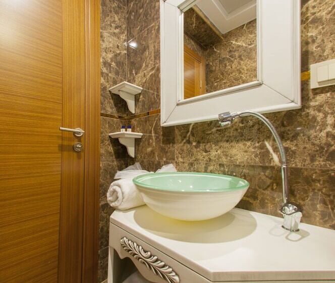 فندق 1inci Konak