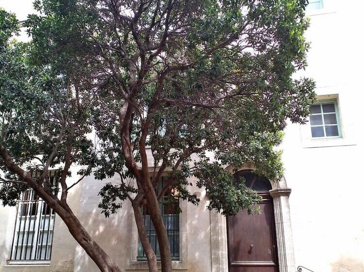 تختخواب و صبحانه Les Terrasses