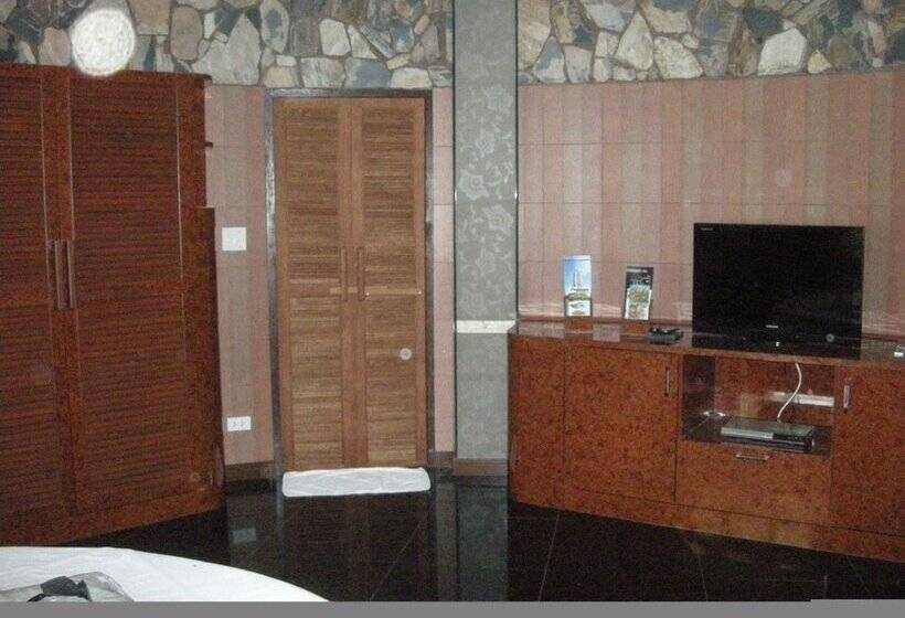 هتل Two Tiger Resort & Spa