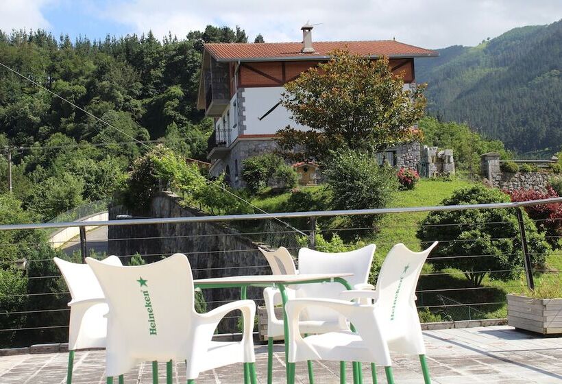 Abaraxka Hostel Disfruta La Vía Verde Del Urola Hasta La Playa   Naturaleza Montañas Y Riqueza Cultu